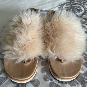 Ugg sandals size 7